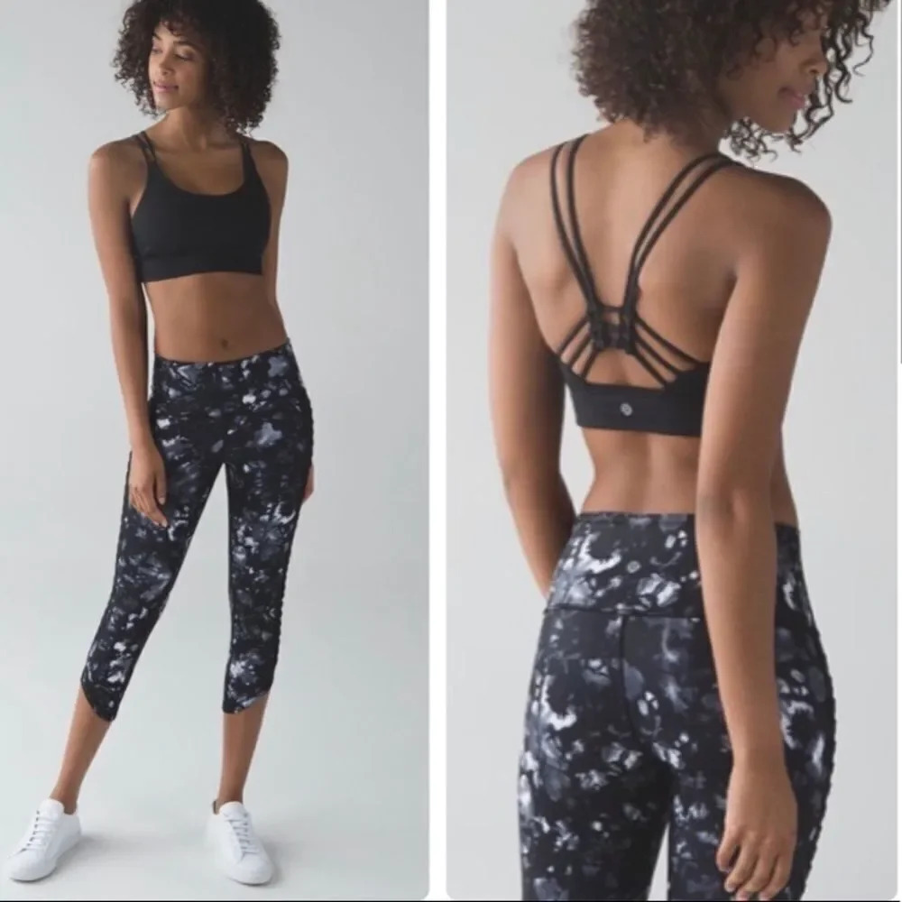 Lululemon Sunshine Salutation Crop (Full-On Luxtreme)
Dusk Dye White Black